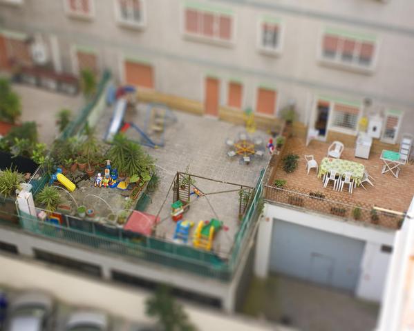 Tilt-shift