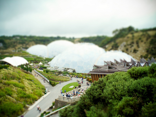 Tilt-shift