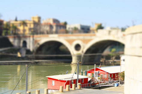 Tilt-shift