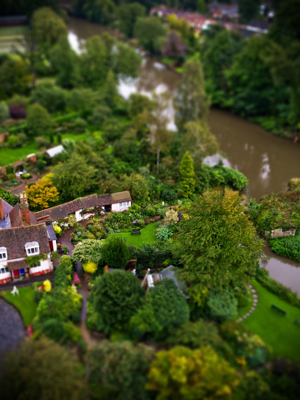 Tilt-shift