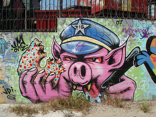 40+ Amazing Examples of Graffiti Art 22 40+ Amazing Examples of Graffiti Art 22