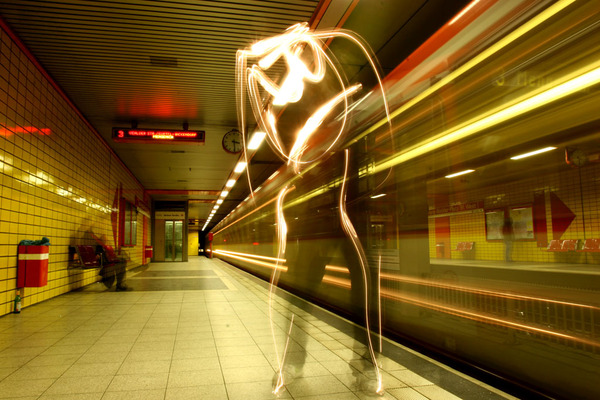 40+ Awesome Light Graffiti Pictures 15
