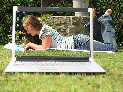 50 Awesome Transparent Screen Trick Photos 2