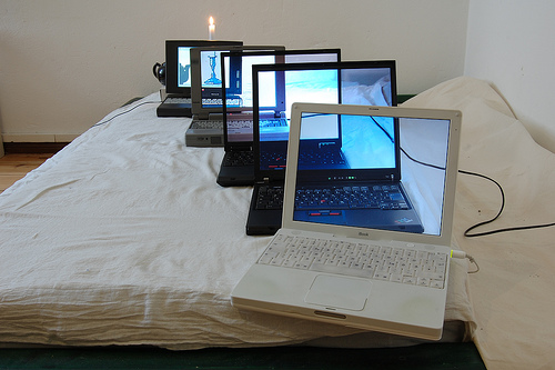 50 Awesome Transparent Screen Trick Photos 30
