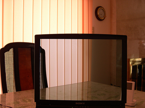 50 Awesome Transparent Screen Trick Photos 41