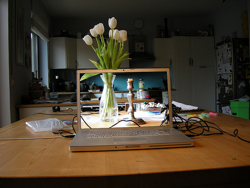 50 Awesome Transparent Screen Trick Photos 7