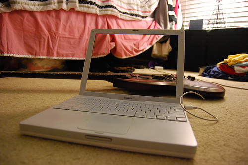 50 Awesome Transparent Screen Trick Photos 8