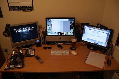 A Showcase of Beautiful Computer Workstations 14