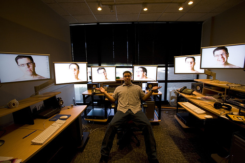 A Showcase of Beautiful Computer Workstations 15