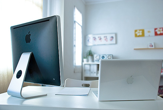 A Showcase of Beautiful Computer Workstations 18