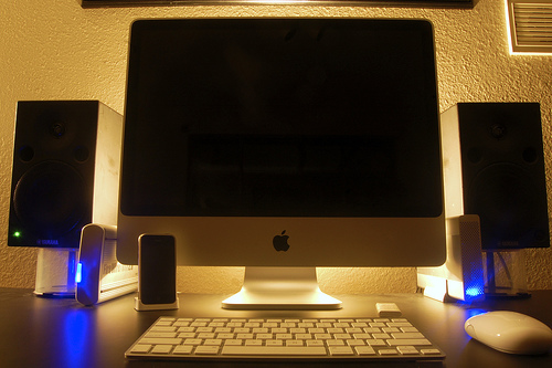 A Showcase of Beautiful Computer Workstations 24