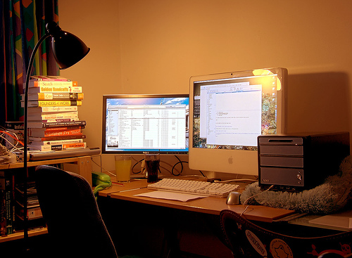 A Showcase of Beautiful Computer Workstations 25