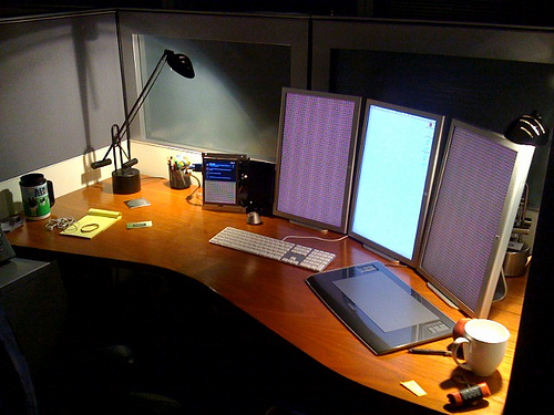 A Showcase of Beautiful Computer Workstations 26