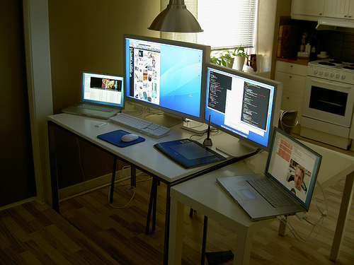 A Showcase of Beautiful Computer Workstations 4