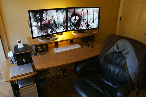 A Showcase of Beautiful Computer Workstations 6