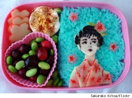 20+ Creative and Interesting Bento Box Art 13
