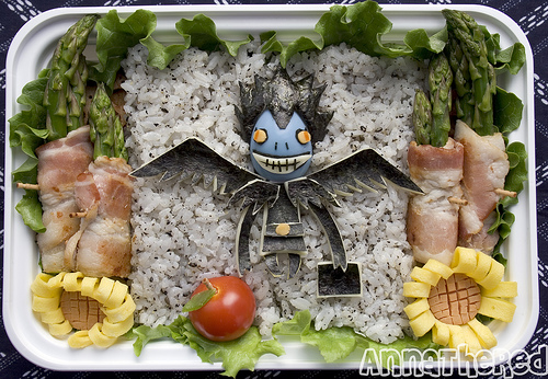 20+ Creative and Interesting Bento Box Art 14