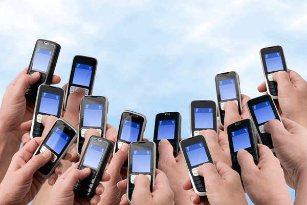 How Mobile Phones are Changing Social Media?